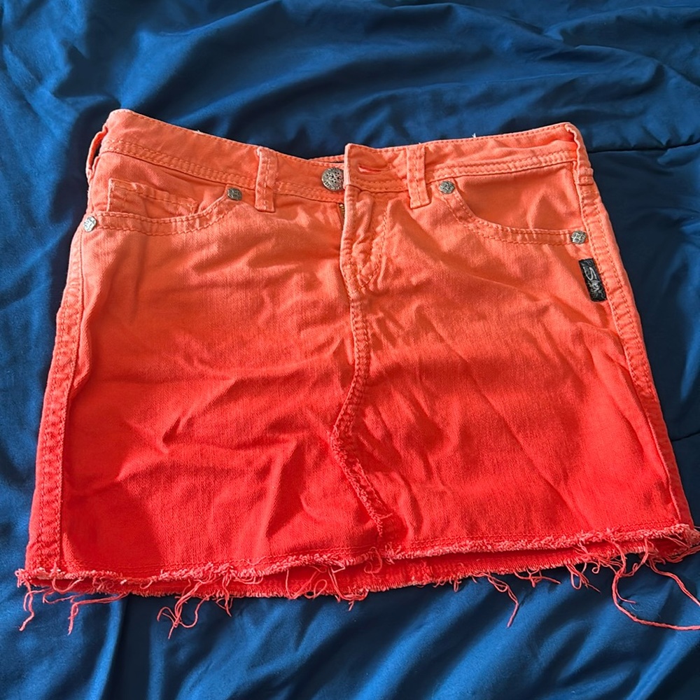 Skirt w26 fits a small